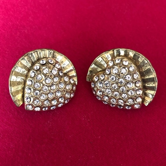 Gold with rhinestone heart earrings in an art deco style, clip-on - Picture 8 of 8